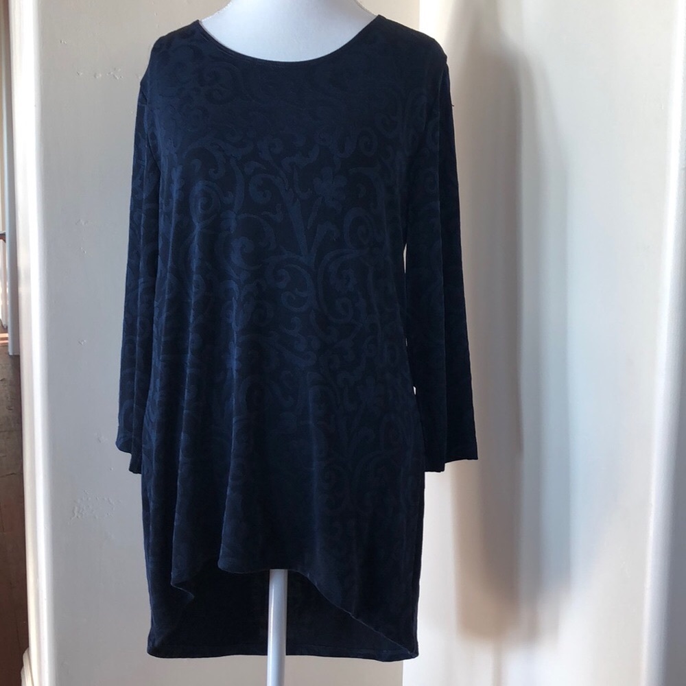 SALE! Chico’s Navy Travelers Hi/Lo Blouse